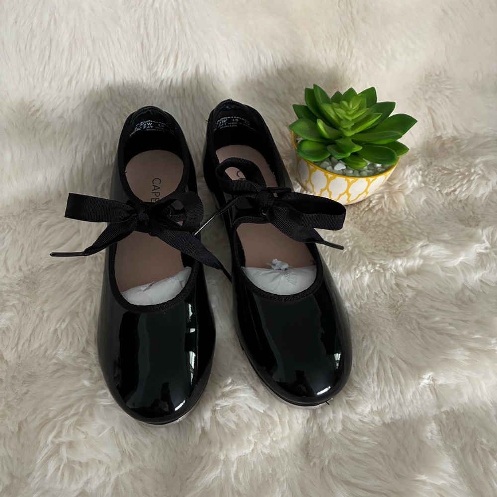 Capezio Girl's Jr. Tyette Tap Shoe Dance Size 2.5